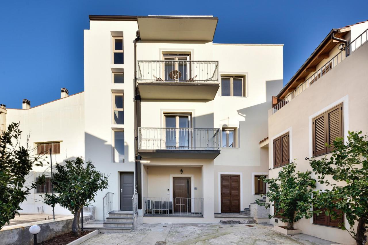 Inah Rooms Dorgali Bagian luar foto