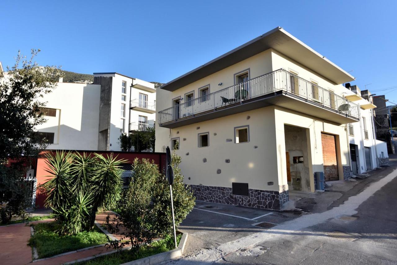 Inah Rooms Dorgali Bagian luar foto